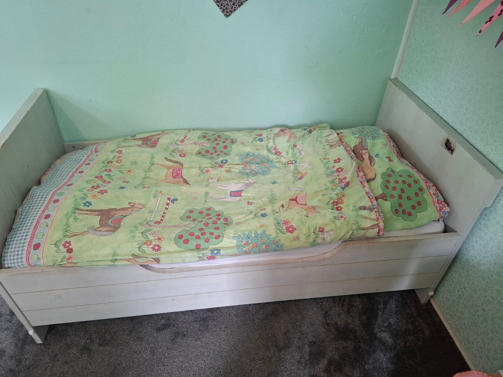 Peuterbed 70x150 cm met complete set en meubels, Ophalen, Gebruikt, Jongetje of Meisje