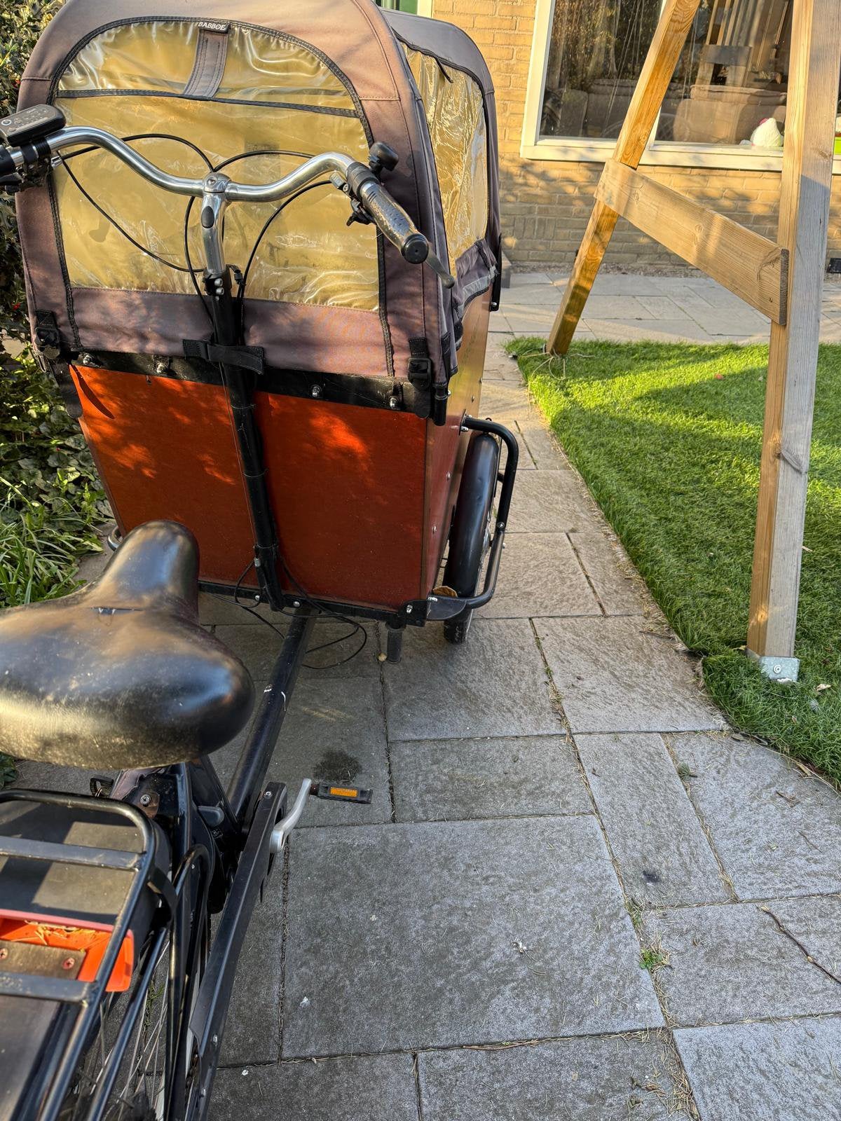 Babboe Big Bakfiets / Elektrische Bakfiets – inclusief huif, Ophalen, Zo goed als nieuw, 4 kinderen of meer, Huif
