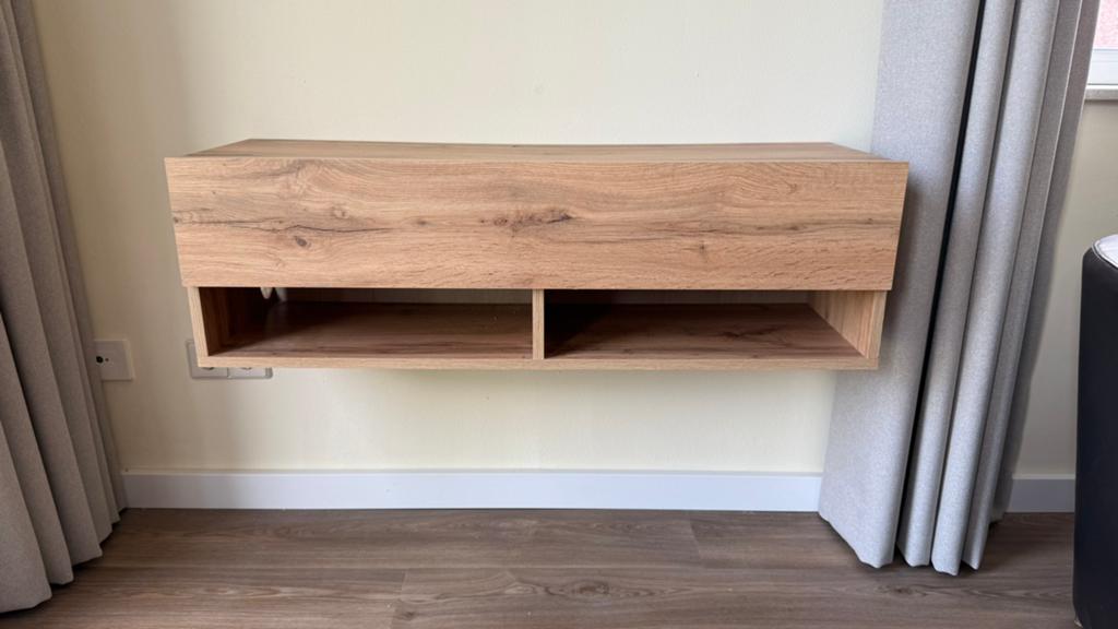 Zwevend tv-meubel, Ophalen, Gebruikt, 100 tot 150 cm, Overige materialen