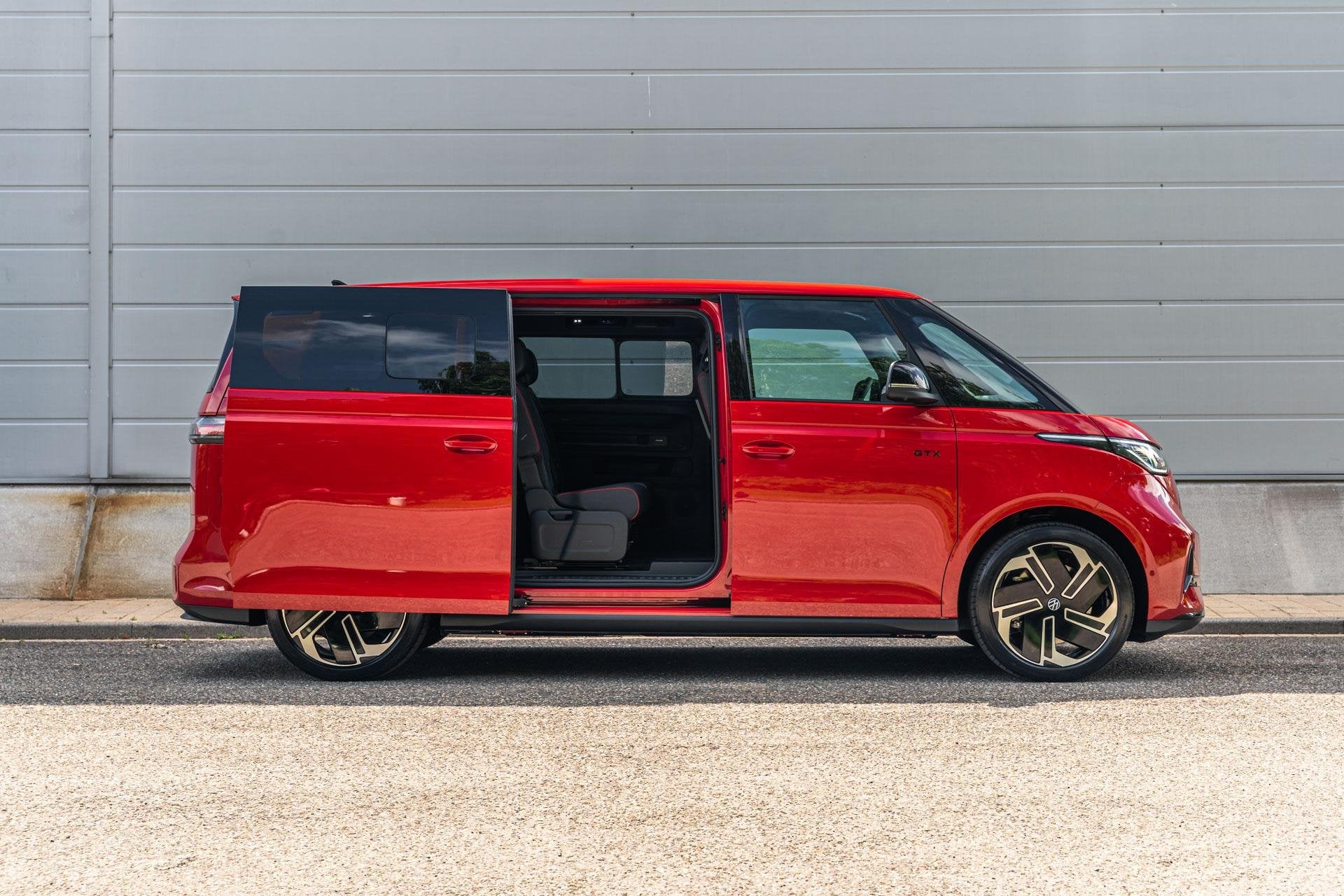 Volkswagen ID. Buzz GTX 340pk 4Motion 86 kWh LWB 7p. Panoram, Auto's, 12 maanden, Zwart, 7 stoelen, 340 pk