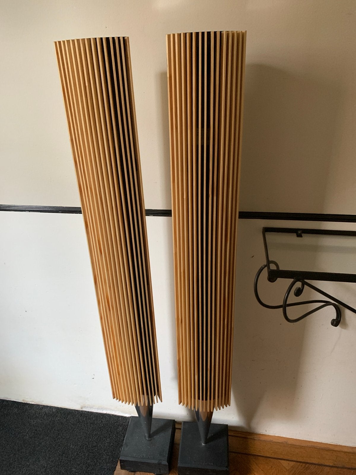 Bang & Olufsen BeoLab 8000 incl.houten fronten, Ophalen, Vloerstaande luidspreker, Inclusief kabels, Zo goed als nieuw