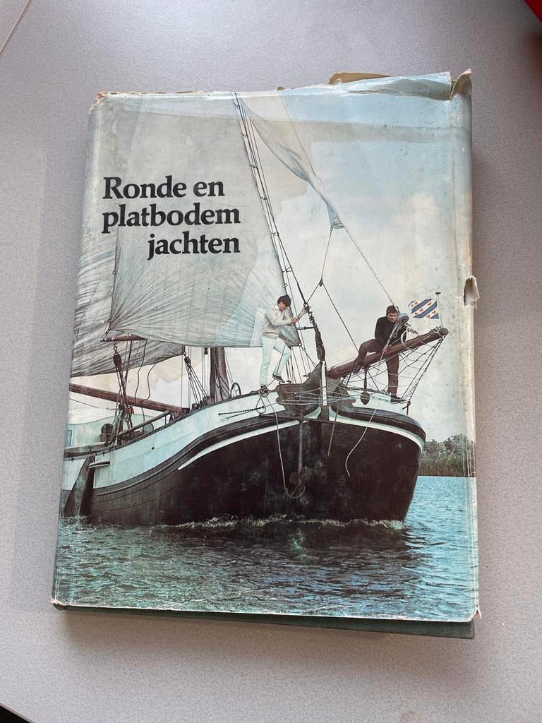 Ronde en platbodem jachten boek, Ophalen of Verzenden, Gelezen