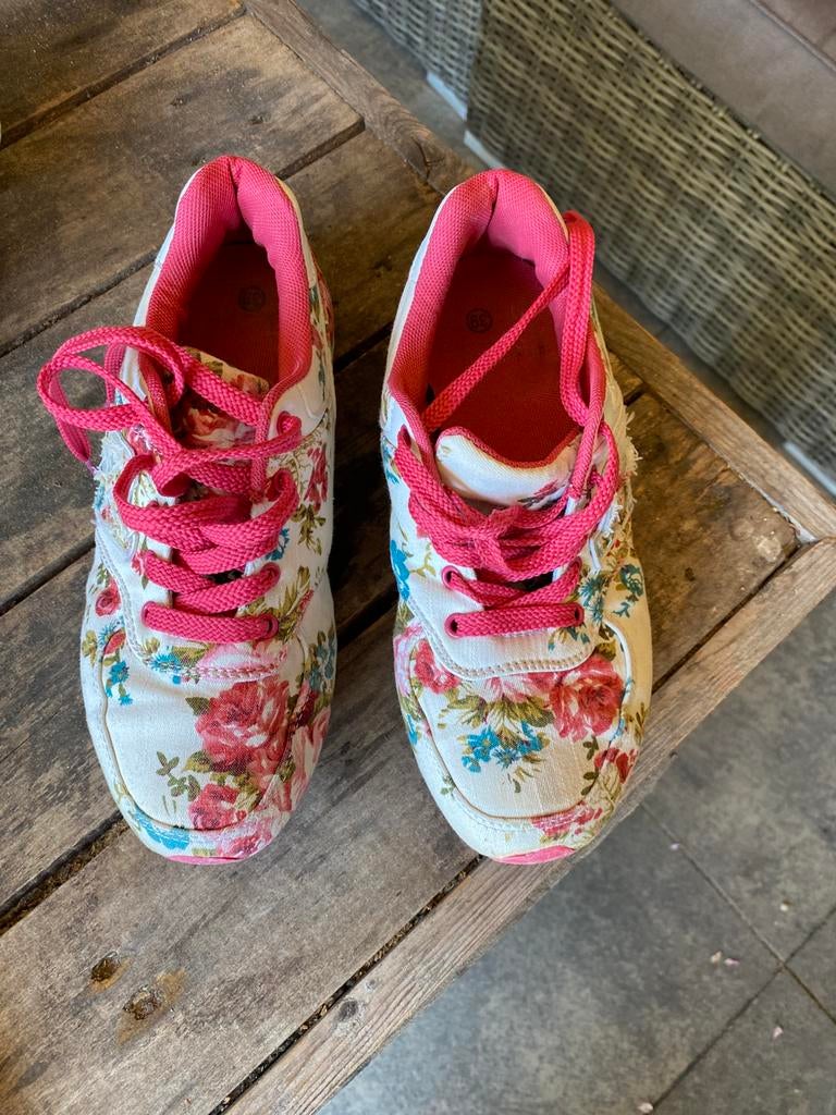 Sneakers, Ophalen of Verzenden, Gebruikt