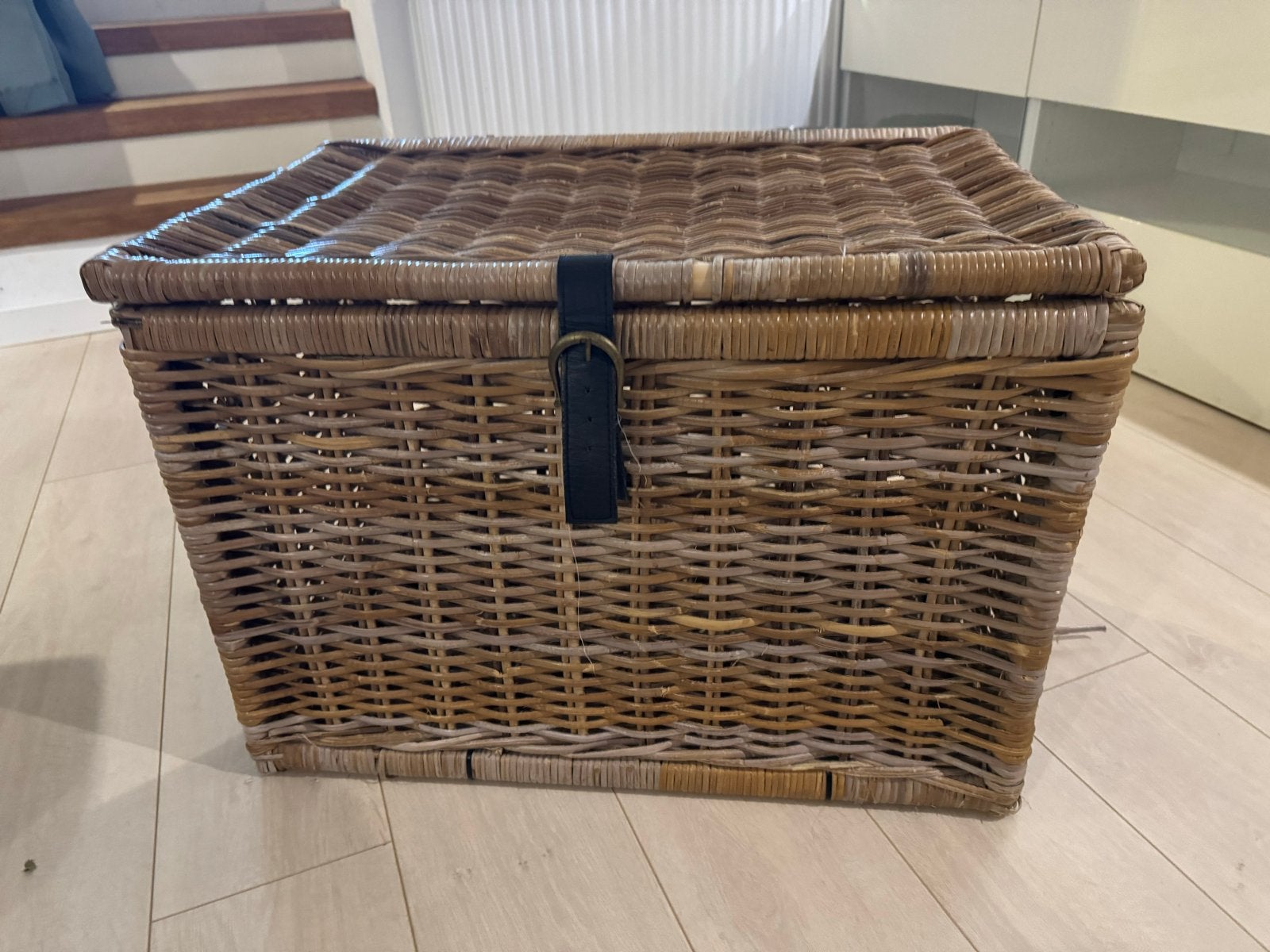 Grote rieten mand met deksel, Huis en Inrichting, Ophalen, Overige materialen, Minder dan 50 cm, Gebruikt