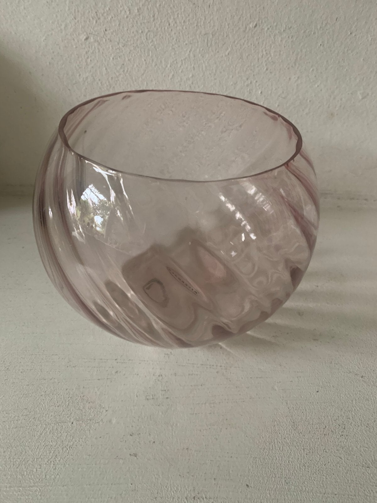 Riverdale bolvaas roze/transparant glas, Gebruikt, Met patroon/structuur, Ophalen of Verzenden, Glas