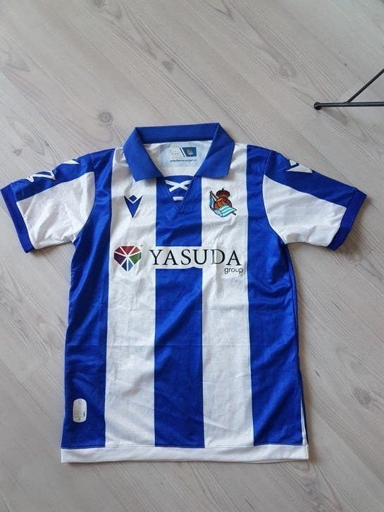 Real Sociedad homeshirt size small/med, Ophalen of Verzenden, Zo goed als nieuw
