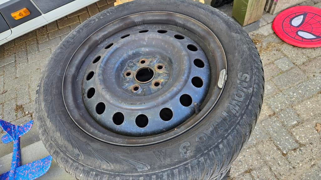 Stalen velgen met winterbanden, Ophalen
