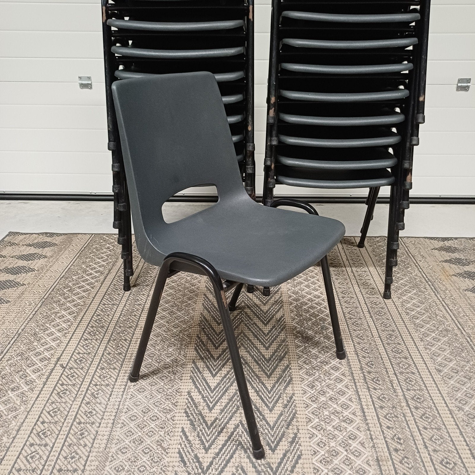 20 x stapelstoelen kantine stapelbare partij stoelen, Huis en Inrichting, Stoelen, Ophalen, Gebruikt, Bruin, Vijf, Zes of meer stoelen
