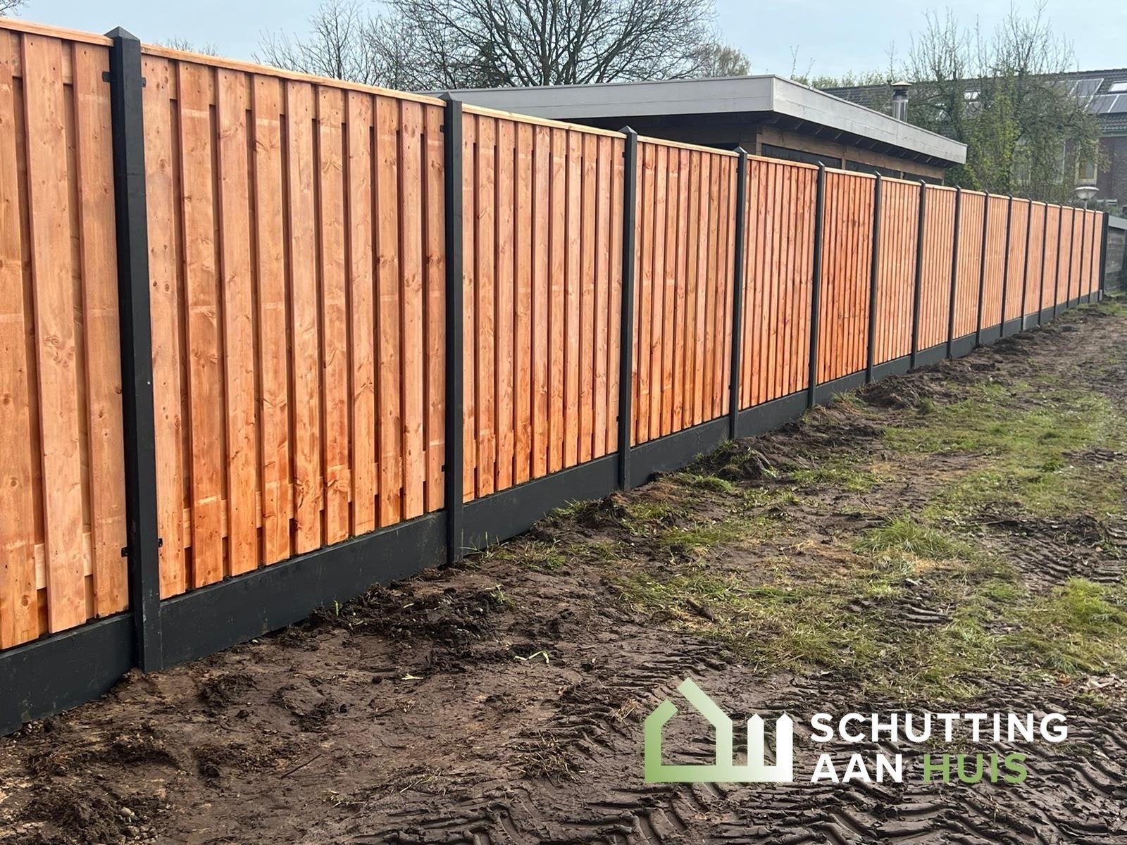 Houten schutting met betonpalen en onderplaten, Ophalen, 1 tot 2 meter, 6 meter of meer, Nieuw