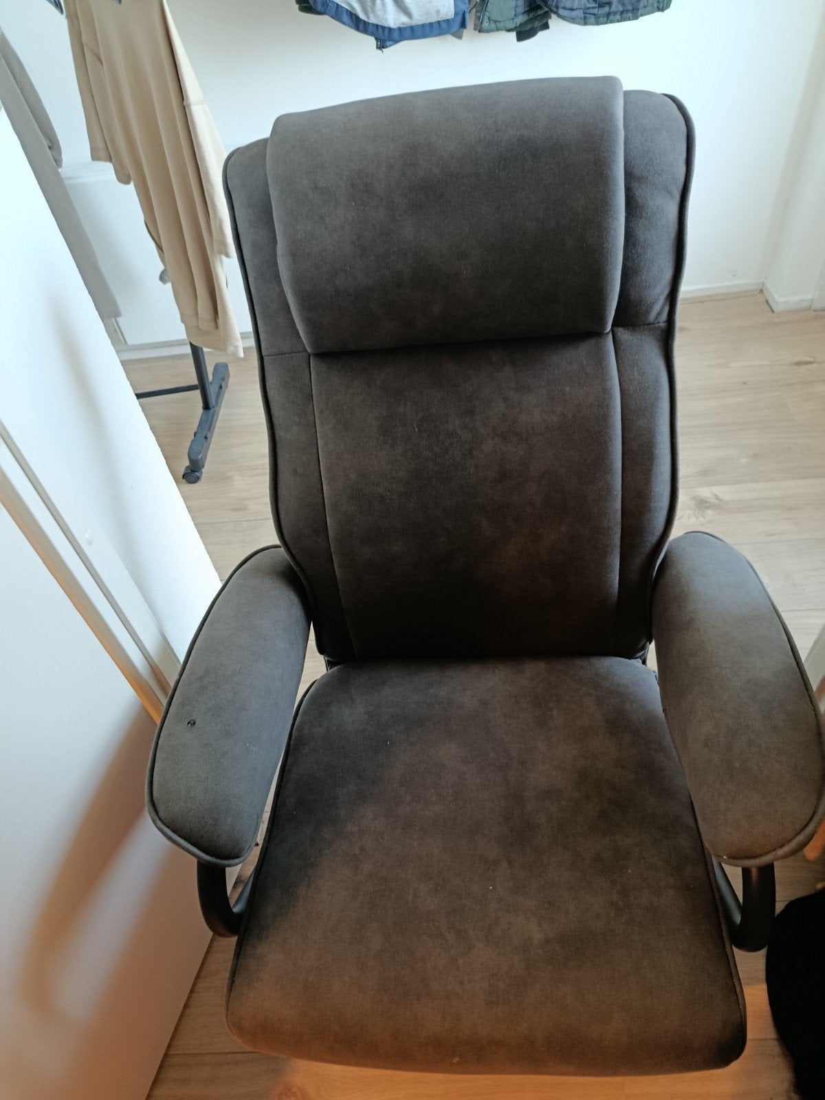 Mooie relaxstoel met kleine beschadiging, Ophalen of Verzenden