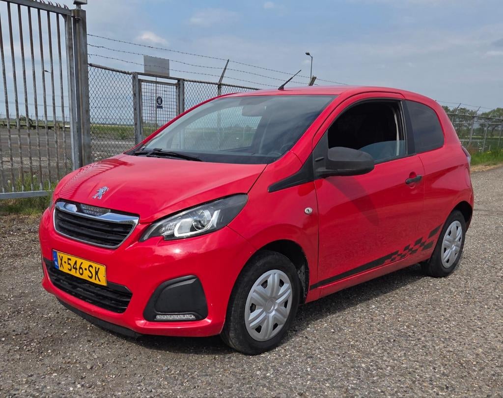 Peugeot 108 1.0 12V E-vti 68PK 3DR 2014 Rood, Voorwielaandrijving, 31 €/maand, 4 stoelen, 24 km/l