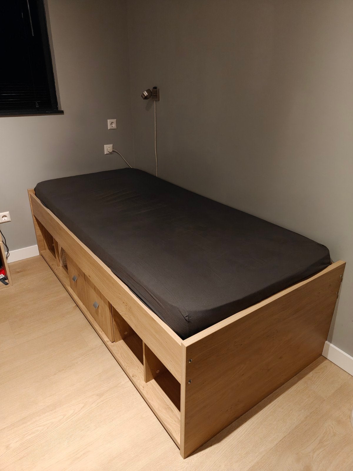 90x200 Bed met verstelbare lattenbodem en opslagruimte, Ophalen, Verstelbaar, 90 cm, Zo goed als nieuw