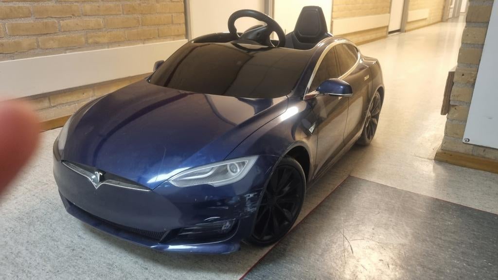 Tesla Model S elektrische kinderauto, Kinderen en Baby's, Speelgoed | Buiten | Voertuigen en Loopfietsen, Ophalen, Gebruikt, Overige typen