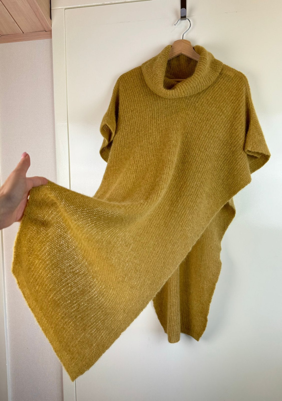SARAH PACINI Baby Alpaca Poncho Sweater Pullover High Neck, Ophalen of Verzenden, Zo goed als nieuw, Maat 46/48 (XL) of groter