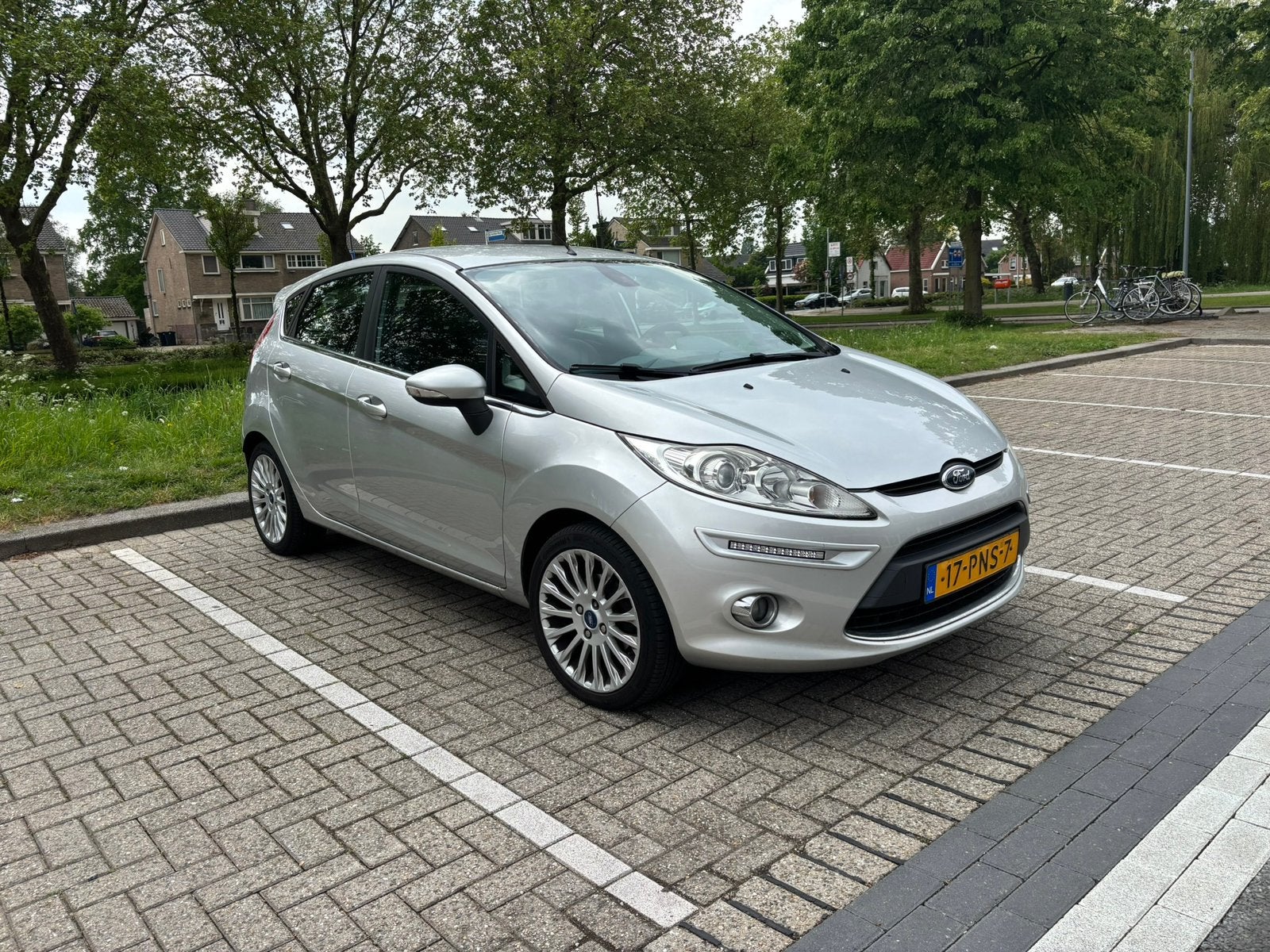 Ford Fiësta 1.6 Ti-vct 88KW 5DR 2011 Grijs - APK juli 2027