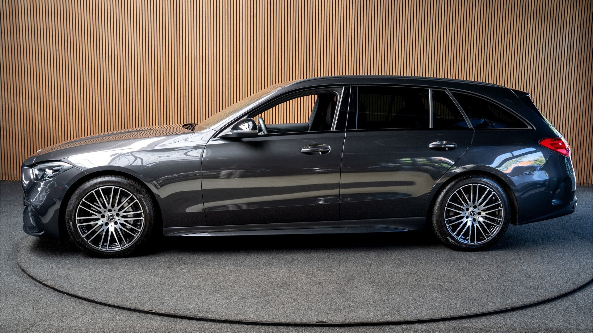 Mercedes-Benz C-Klasse Estate 180 AMG Line Leer Camera Navi, Automaat, Dealer onderhouden, Gebruikt, Zwart
