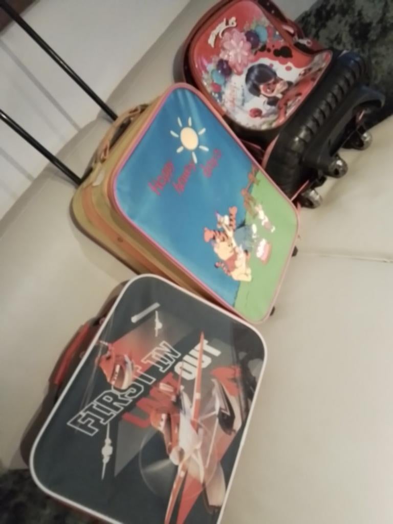 3 Kinderkoffertjes / Trolleys - Diverse Designs samen 8 euro, Wieltjes, Gebruikt, Overige kleuren, Minder dan 40 cm