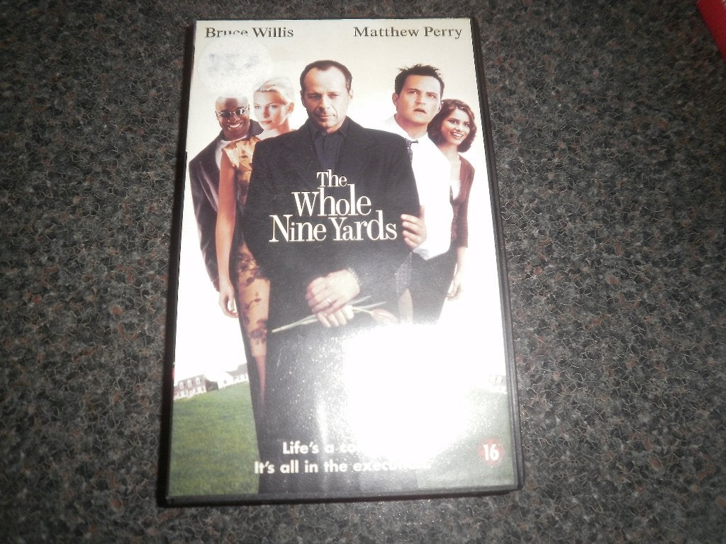 THE WHOLE NINE YARDS! Komedie met Bruce Willis Op VIDEO!, Cd's en Dvd's, Alle leeftijden, Ophalen of Verzenden, Zo goed als nieuw