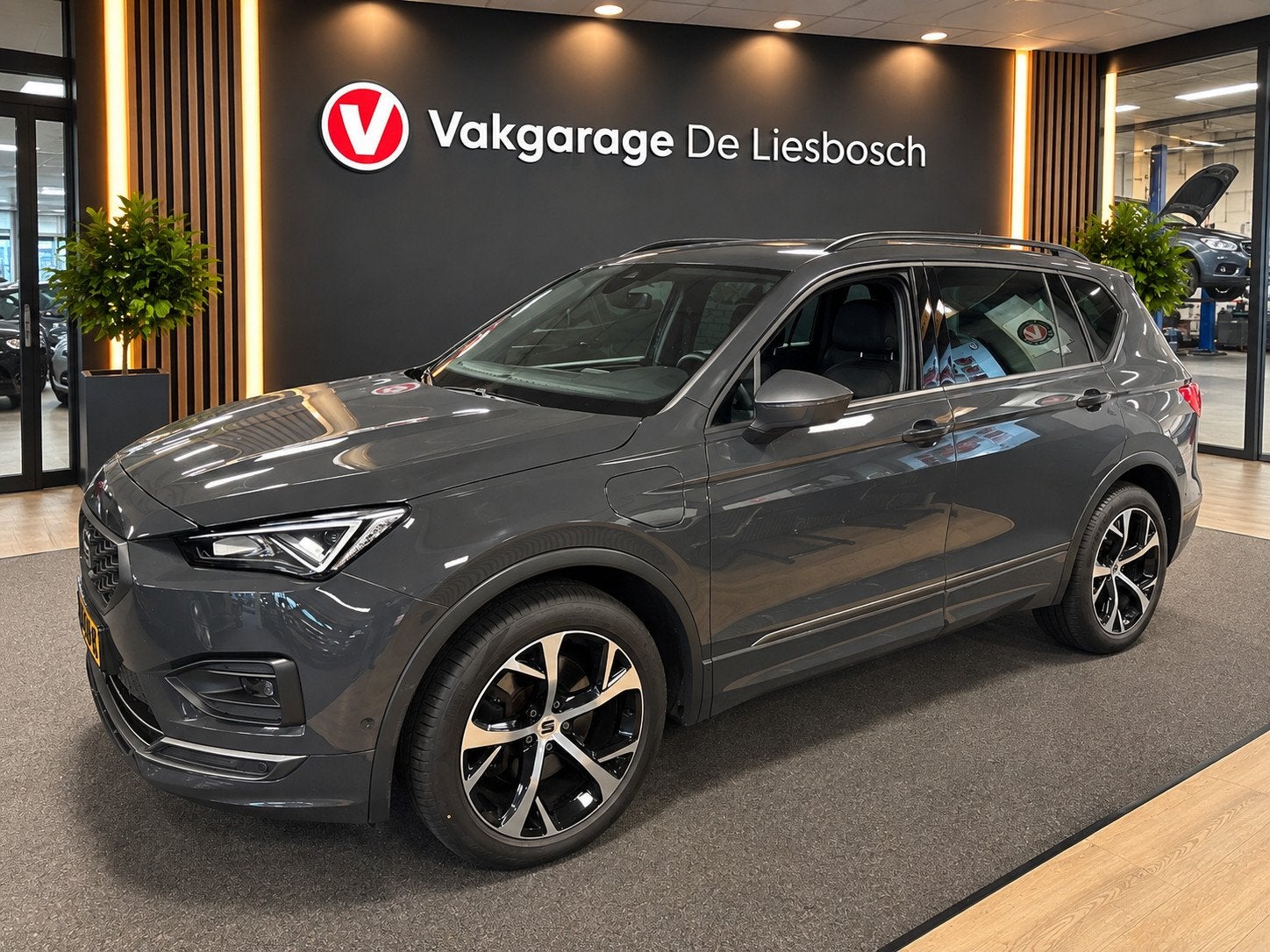 Seat TARRACO 1.4 TSI e-Hybrid PHEV FR / leer / navi / camera, 4 cilinders, Hybride Elektrisch/Benzine, SUV of Terreinwagen, 750 kg