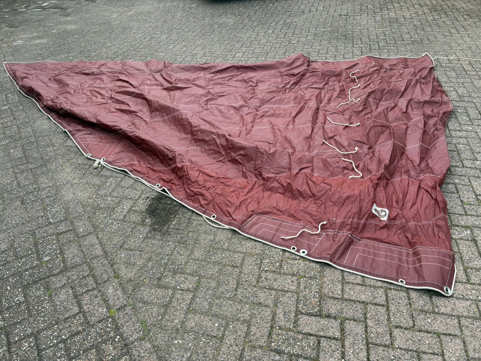 Traditioneel bruin platbodem zeil, Ophalen, Zo goed als nieuw, Minder dan 15 m²