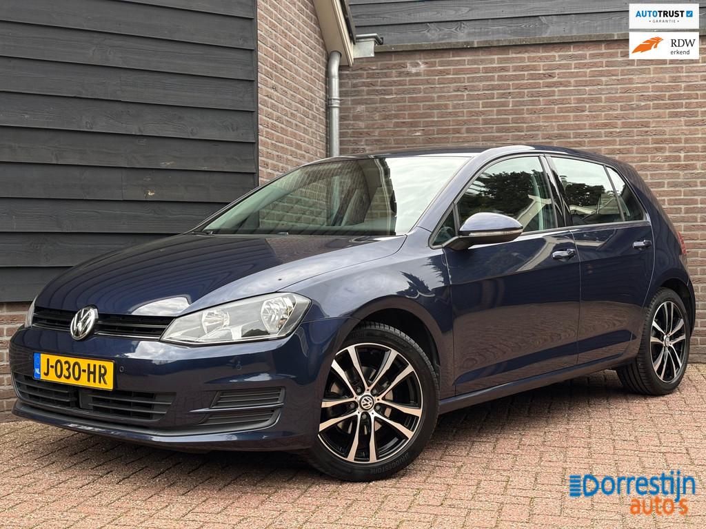 Volkswagen Golf 1.2 TSI | PDC | Navigatie | 17inch | 5-deurs, Voorwielaandrijving, Gebruikt, 4 cilinders, Blauw