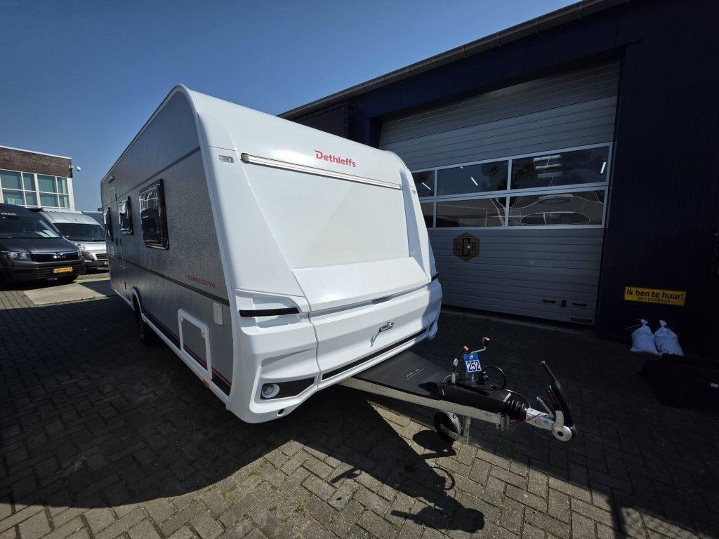 Dethleffs Summer Edition 530 DR Rondzit, Queensbed, Caravans en Kamperen, Overige typen, Bedrijf, Dethleffs, Tot en met 4