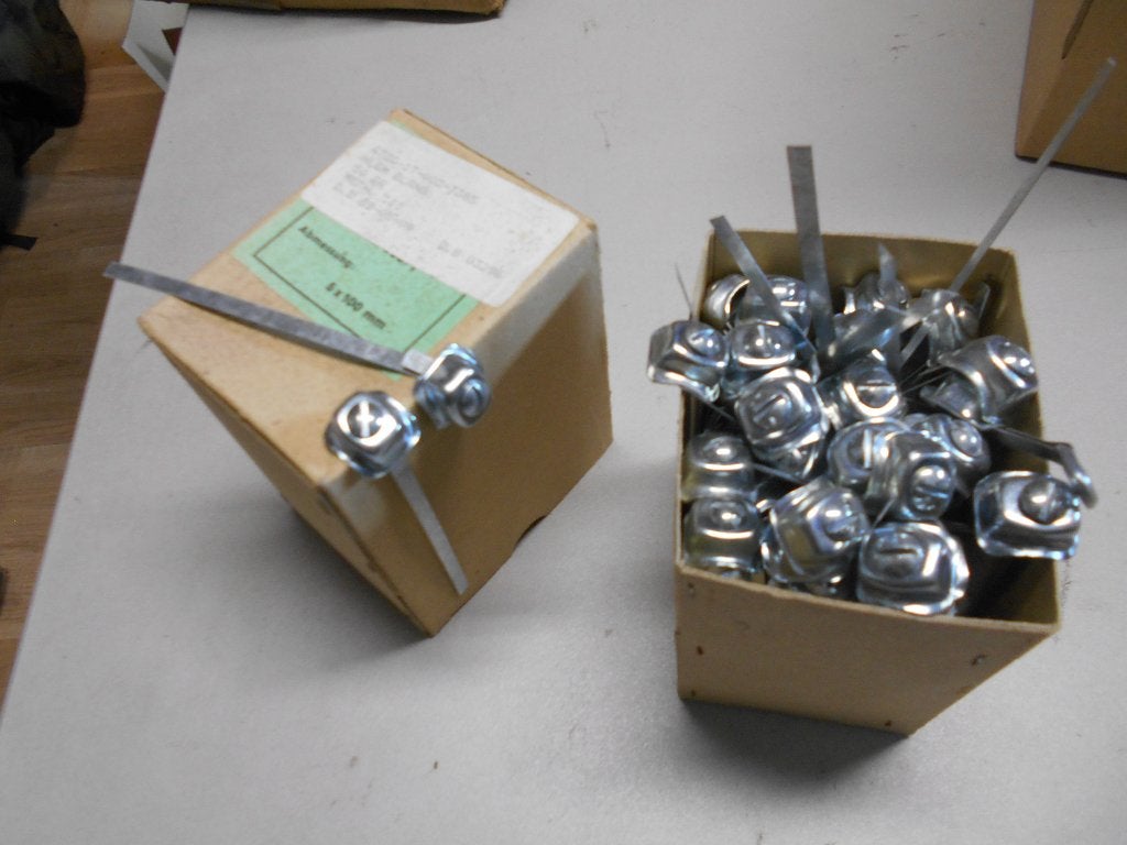 Slangklem Nekaf M38a1, Willys, Daf YA, Dodge, GMC etc, Ophalen of Verzenden, Landmacht, Nederland, Embleem of Badge