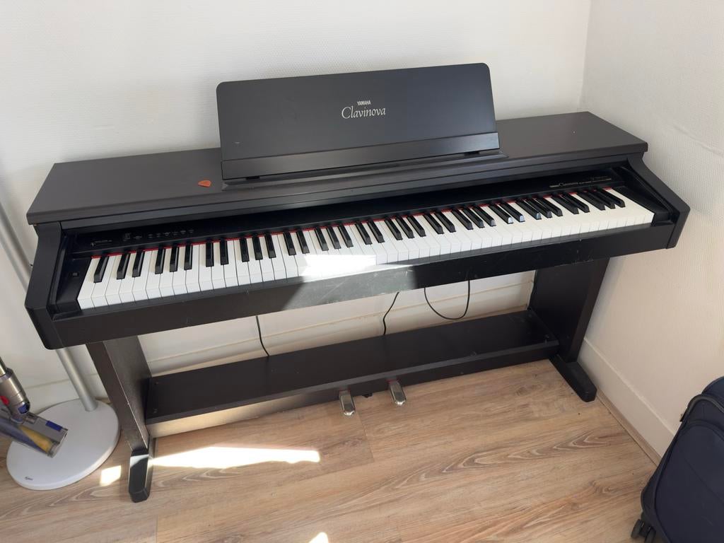 Yamaha Clavinova Digitale Piano - Zwart CLP-122S, Ophalen, Zwart, Digitaal, Zo goed als nieuw