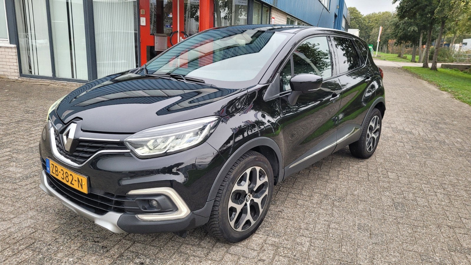 Renault Captur Facelift 0.9 TCE 90 2017 dealer onderhouden!, Voorwielaandrijving, 898 cc, Verwarmde buitenspiegels, Handgeschakeld