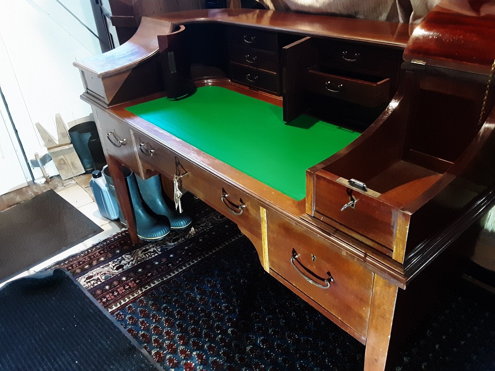 Antiek mahonie bureautje, Ophalen