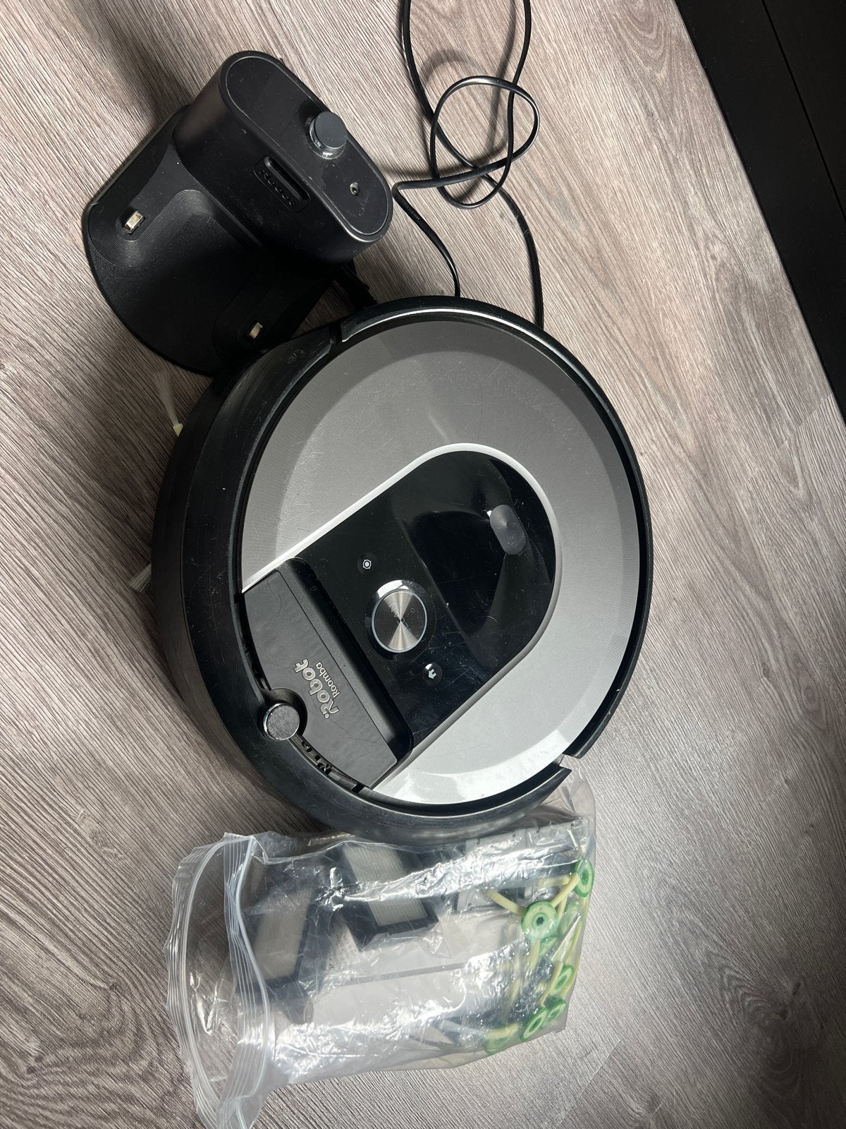 iRobot Roomba i7 Robotstofzuiger met laadstation, Inclusief accessoires, Gebruikt, IRobot, Ophalen of Verzenden