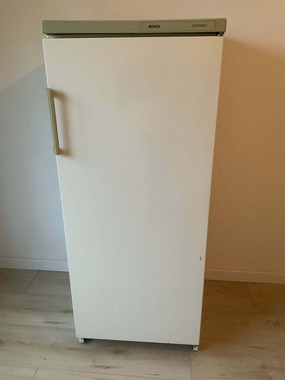 Grote koelkast hoogte 1.45 m, Witgoed en Apparatuur, Ophalen, Zonder vriesvak, 200 liter of meer, 160 cm of meer