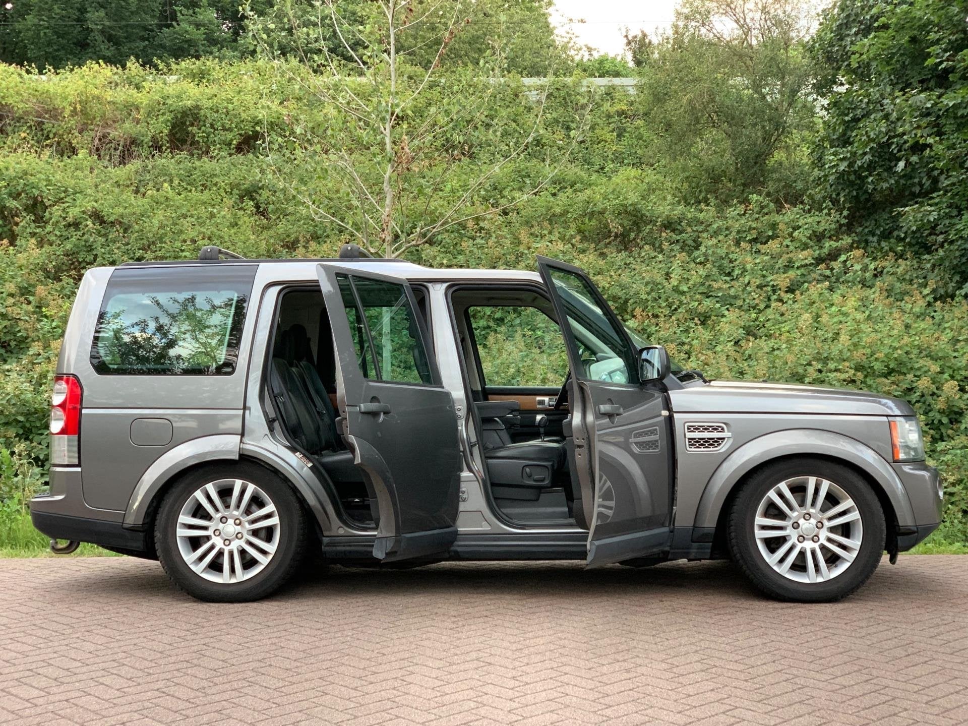 Land Rover Discovery 3.0 SDV6 HSE 7 PERS LEDER PANO 2010 ! L, Auto's, Automaat, Euro 5, Gebruikt, 2993 cc