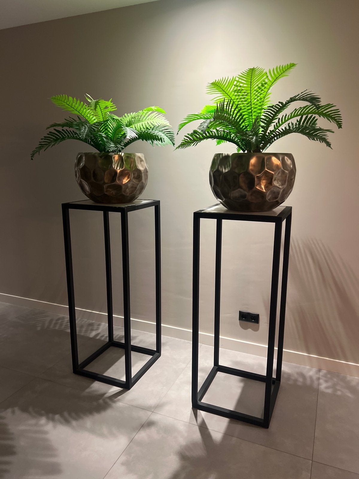 Set van 2 plantenstandaards met kunstplanten, Ophalen, Zwart, Zo goed als nieuw, Metaal