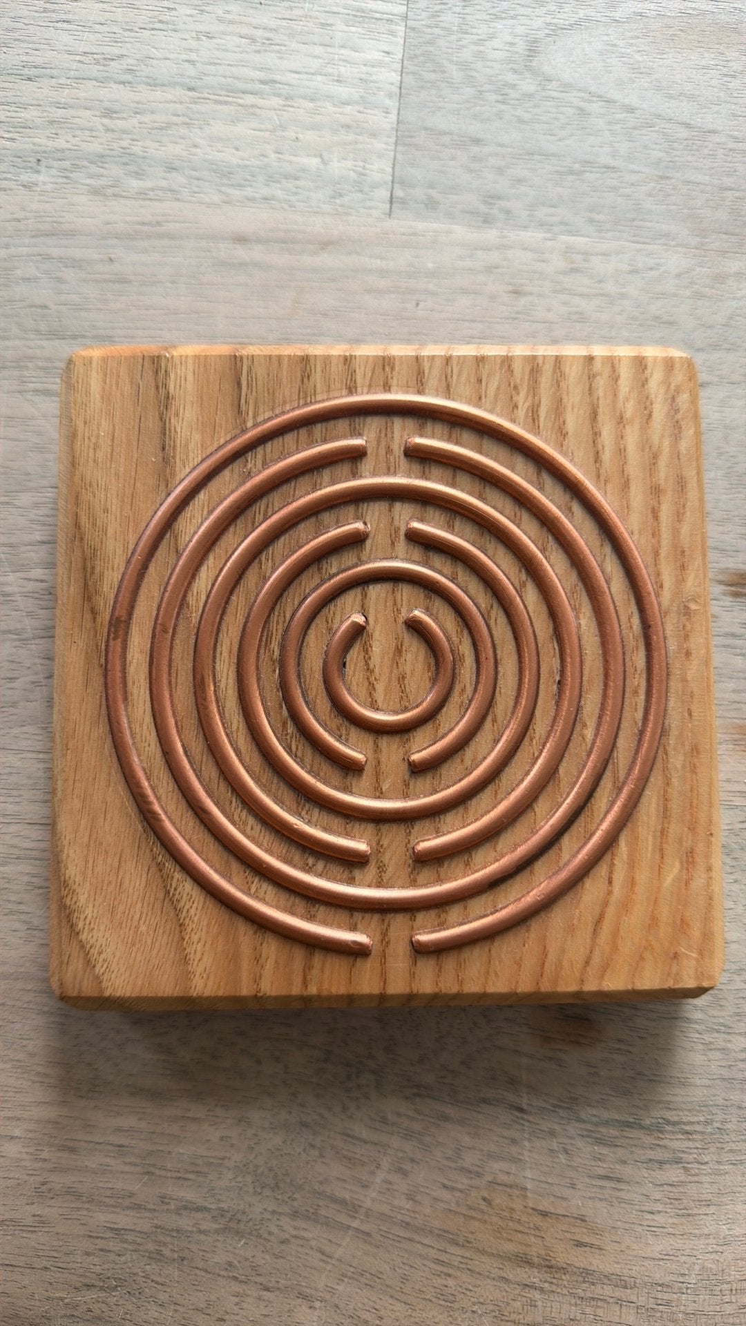 Eiken blokje met koperen spiraal tegen straling (oscillator), Hout, Overige stijlen, Ophalen of Verzenden, Zo goed als nieuw