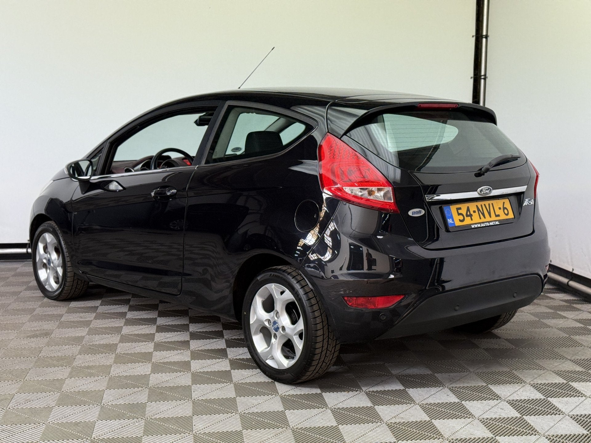 Ford Fiesta 1.25 Titanium 3-drs ECC Cruise LM16" NL Auto, Voorwielaandrijving, Euro 5, Stof, Gebruikt
