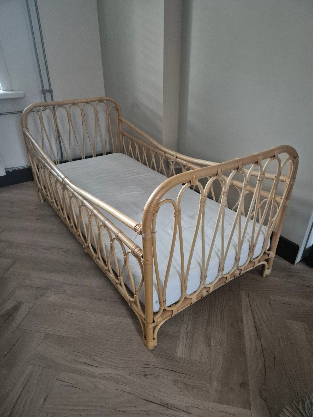 Leo & Moon Rotan Peuterbed Linn, Ophalen, 140 tot 160 cm, 70 tot 85 cm, Matras