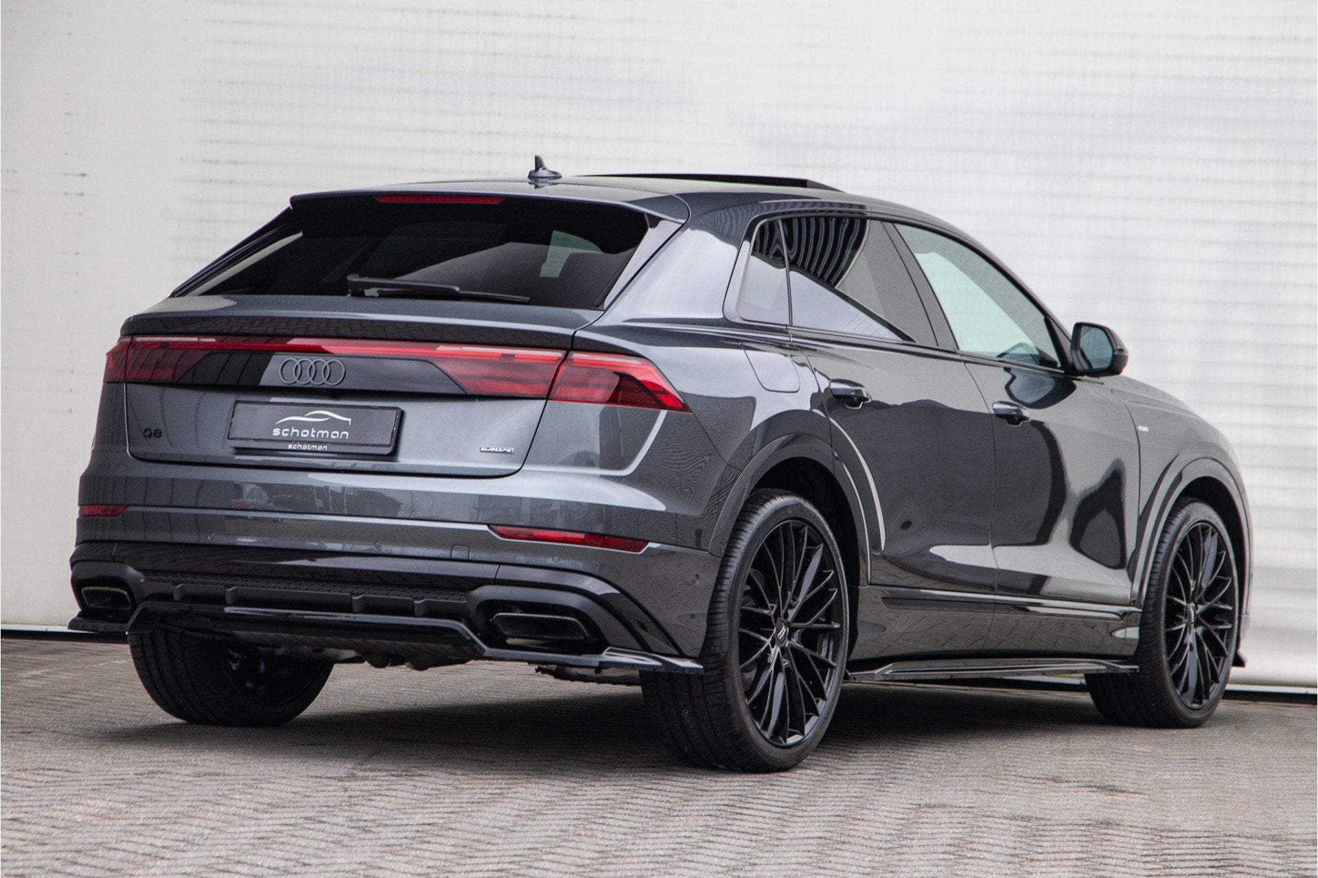 Audi Q8 60 TFSI e quattro Competition Head-up, RS stoelen, M, Auto's, Automaat, 77 km/l, Gebruikt, Zwart