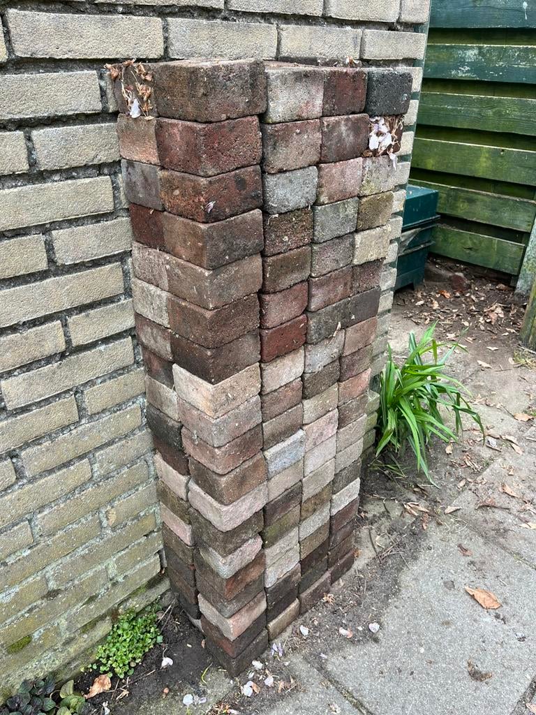 Gratis Stenen en Tegels  - Tuin, Tuin en Terras, Tegels en Klinkers, Ophalen, Gebruikt, Minder dan 5 m², Beton