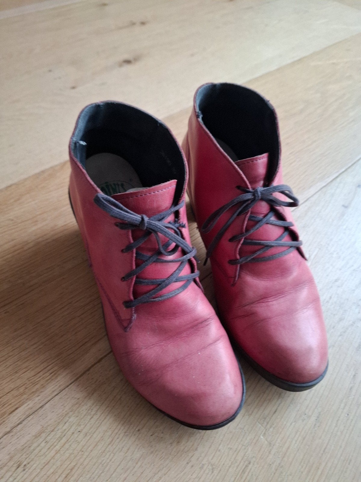 Loints of Holland rode leren veterschoenen maat 39, Schoenen met lage hakken, Ophalen of Verzenden, Loires of Holland, Gedragen