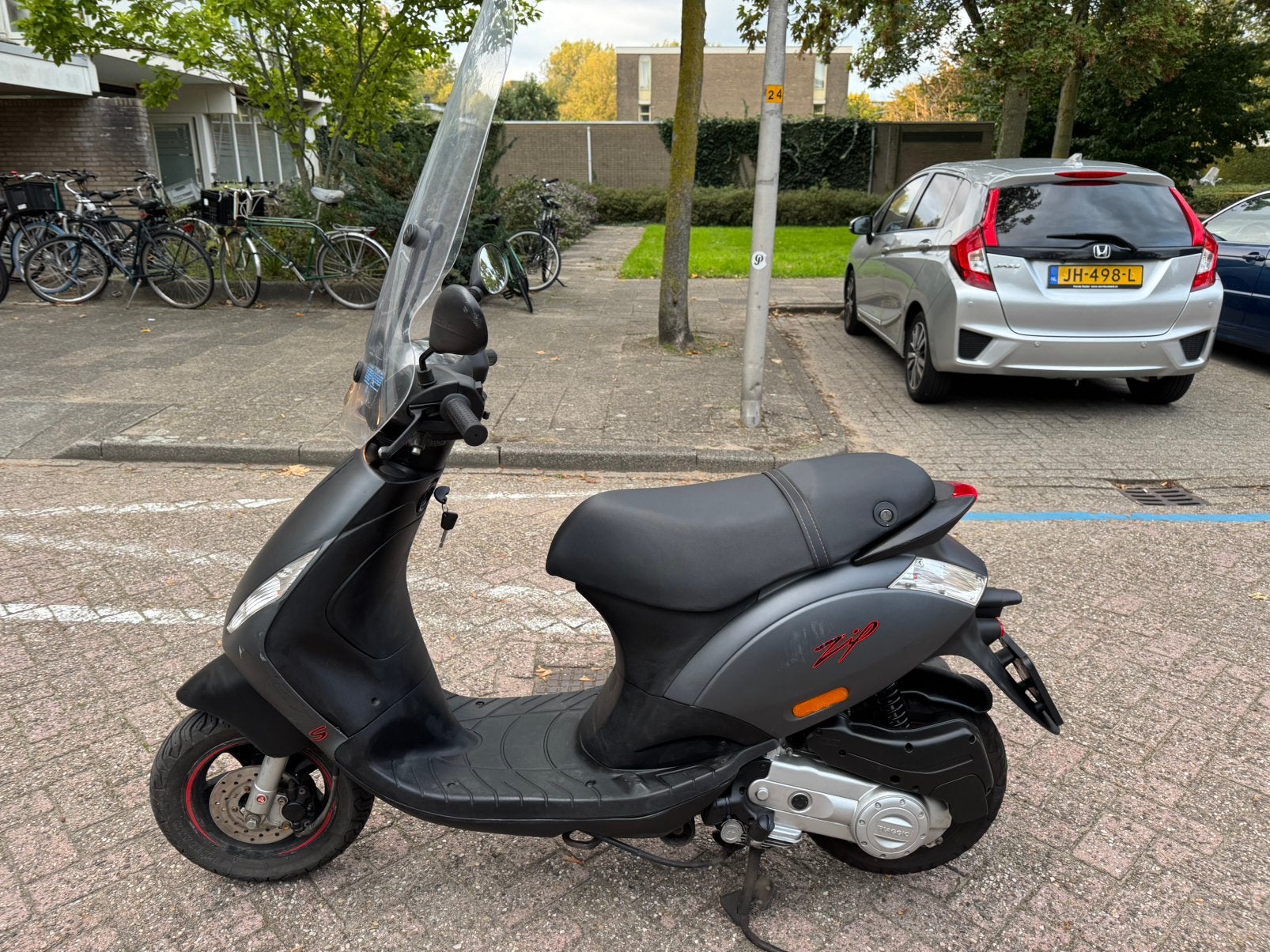 PIAGGIO ZIP 2020, Fietsen en Brommers, Ophalen, Zo goed als nieuw, Benzine, Zip