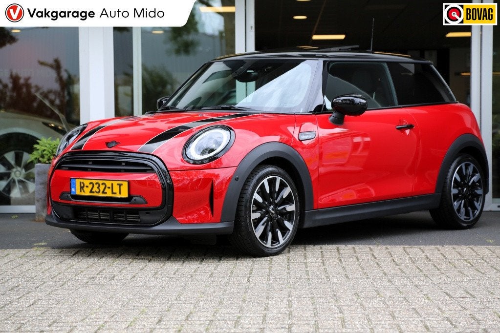 MINI 3-deurs 1.5 Automaat Cooper Camden Plus Edition | Panor, 12 maanden, 136 pk, Gebruikt, 4 stoelen
