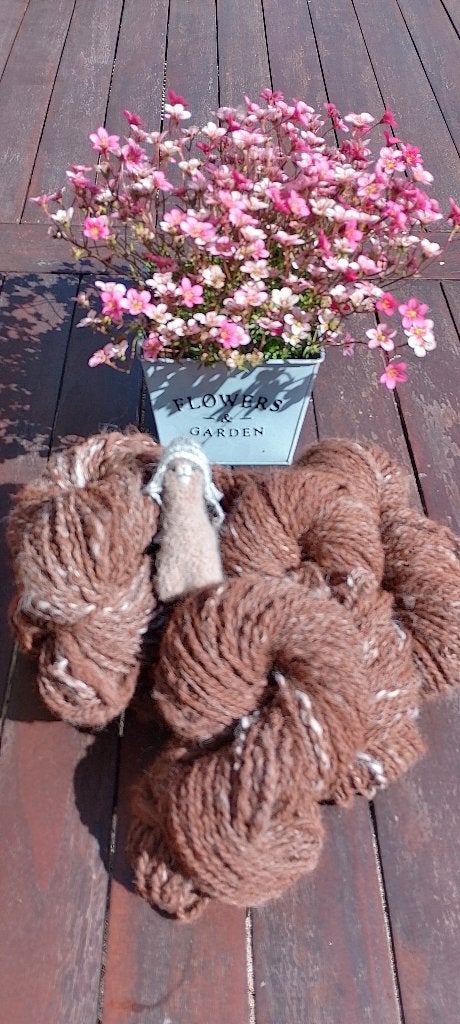 Alpaca wol bruin/wit handgesponnen 800g, Ophalen of Verzenden, Nieuw, Breien of Haken, Wol of Garen