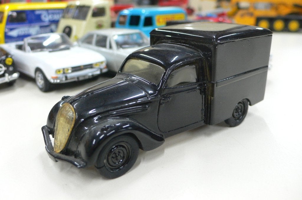 peugeot 202 camionette - record handbouw france- 1/43, Hobby en Vrije tijd, Modelauto's | 1:43, Verzenden, Nieuw, Auto, Overige merken