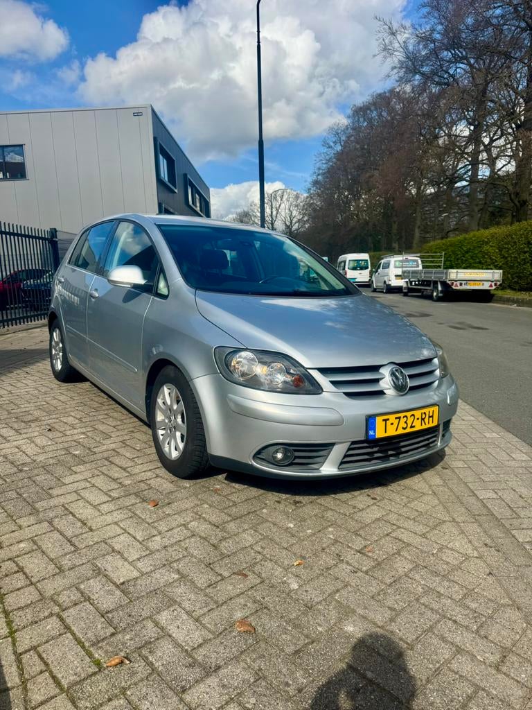 Volkswagen Golf Plus 1.6 benzine 2005, Auto's, Golf Plus, 4 cilinders, 1200 kg, Euro 4