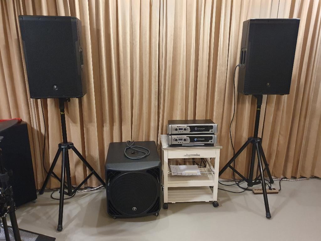 Mackie ProFX12v3, Crown amps, Mackie speakers, Boston stands, Ophalen, Zo goed als nieuw, 500 tot 1000 watt, P.A.
