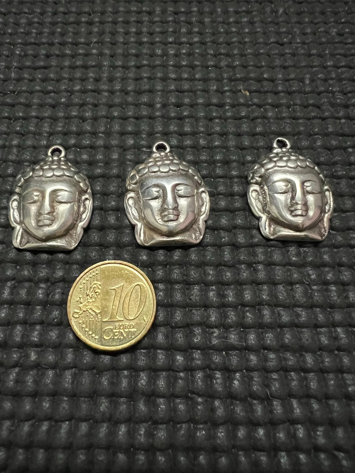 3 zilverkleurige Boeddha bedels, Sieraden, Tassen en Uiterlijk, Overige merken, Ophalen of Verzenden, Zo goed als nieuw, 2 of 3 bedels