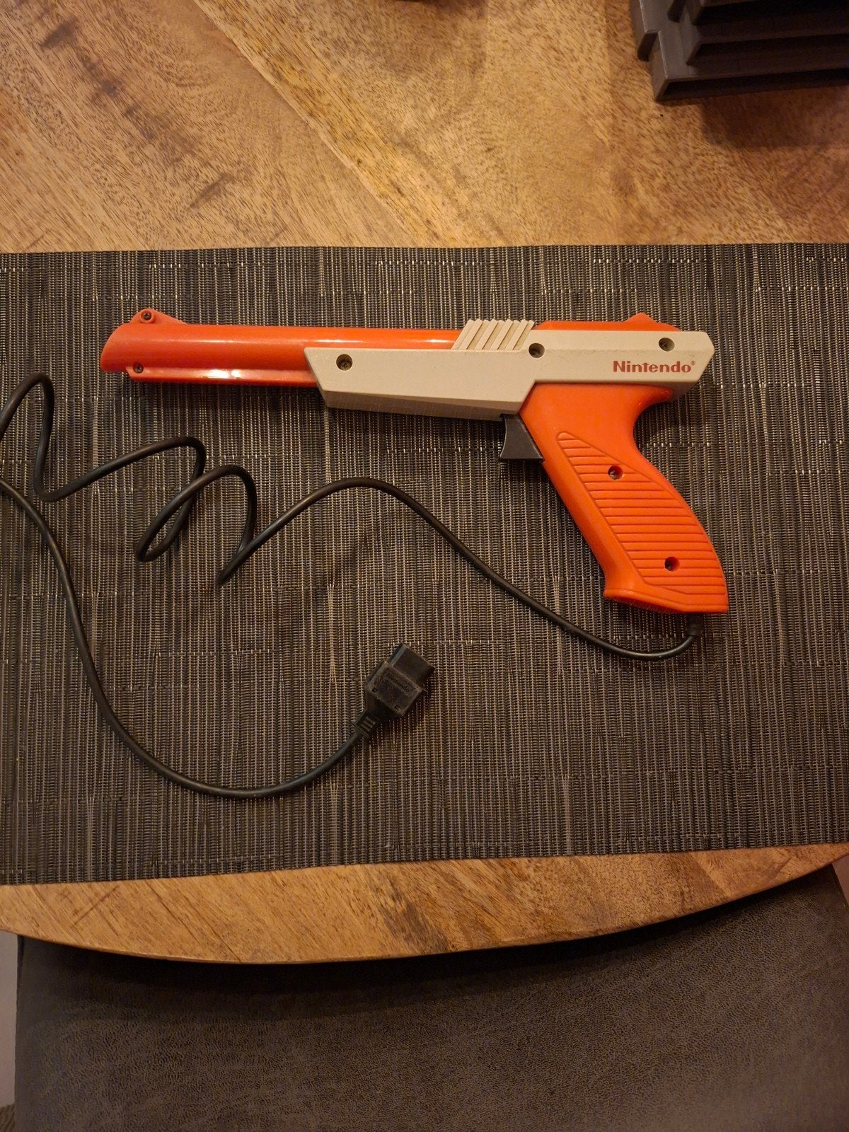 Originele NES Zapper - Nintendo Light Gun, Gebruikt, Shooter, 1 speler, Ophalen of Verzenden