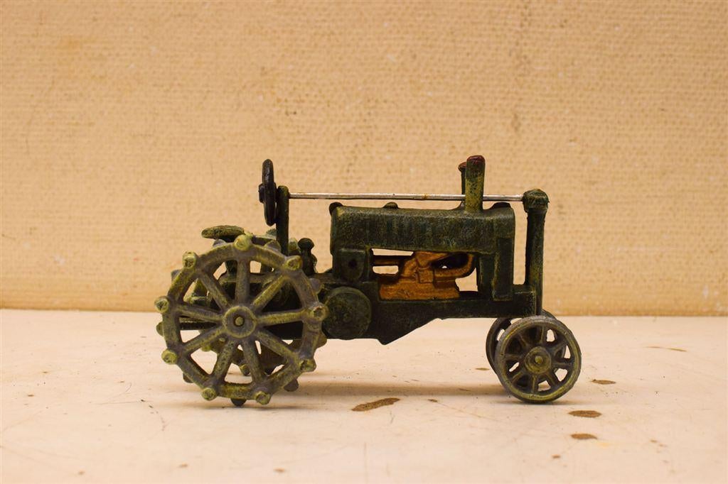 Gietijzeren beeld van een tractor 51203