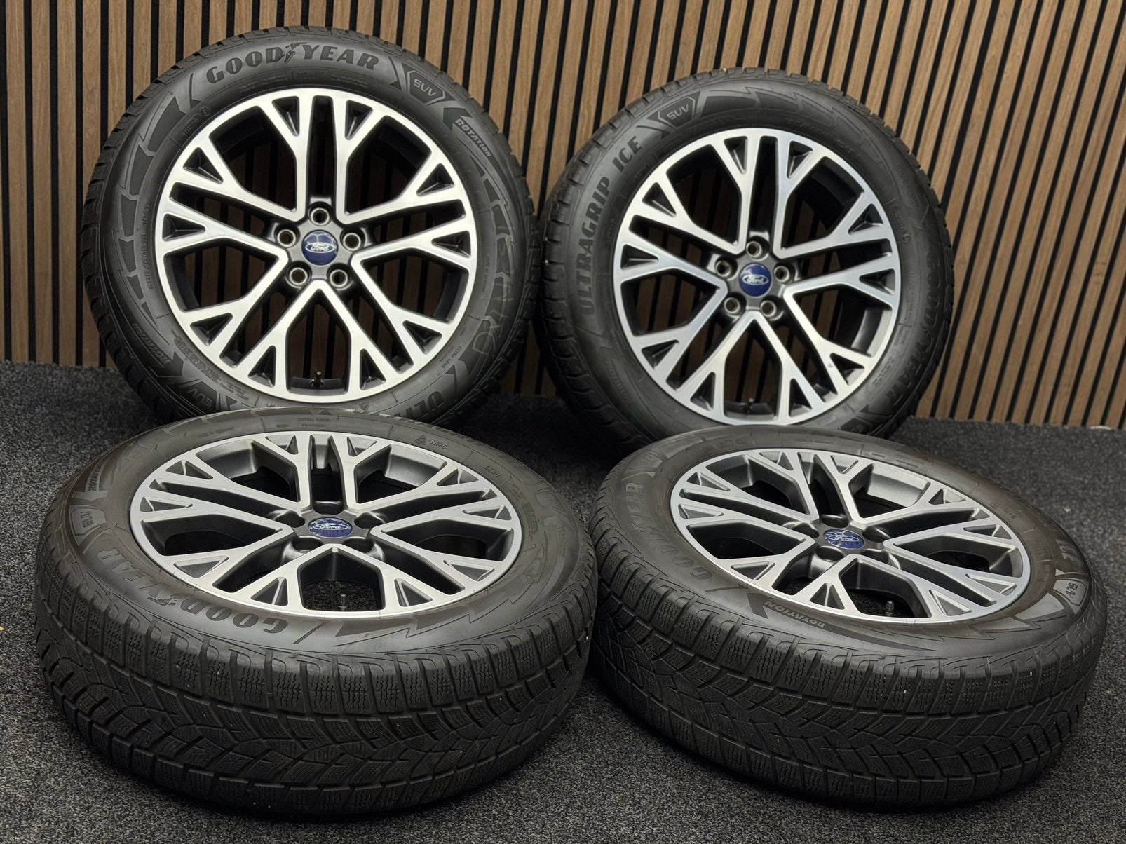 WINTER! Originele 18 inch Ford Kuga 5x108 ET50 Goodyear TPMS, Ophalen, 18 inch, ., Banden en Velgen